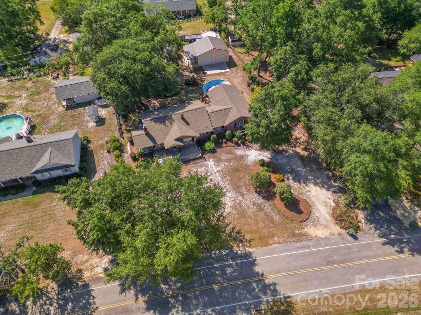 207 Park Drive, Kershaw, SC 29067.  MLS# CAR4406292, YatesRealty ID 39386. 