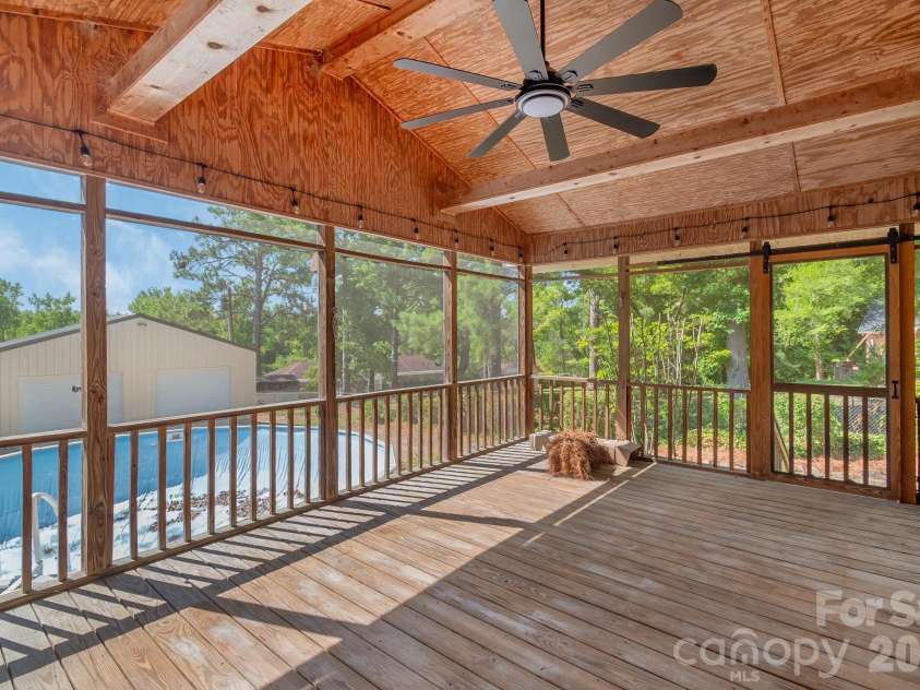 207 Park Drive, Kershaw, SC 29067.  MLS# CAR4406292, YatesRealty ID 39386. 