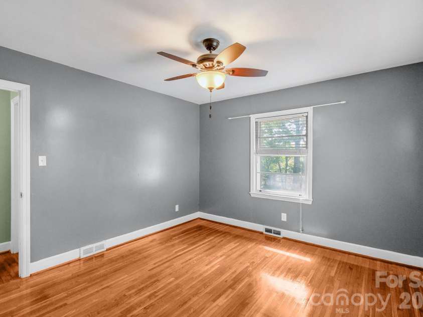 207 Park Drive, Kershaw, SC 29067.  MLS# CAR4406292, YatesRealty ID 39386. 