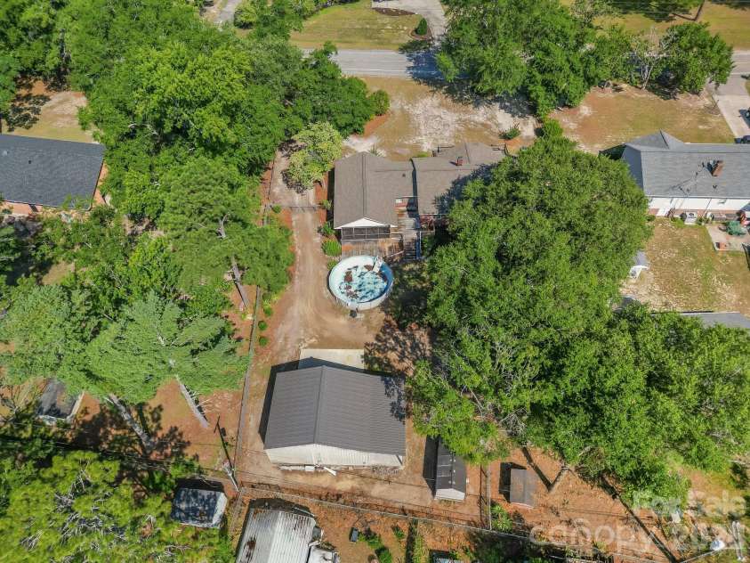 207 Park Drive, Kershaw, SC 29067.  MLS# CAR4406292, YatesRealty ID 39386. 