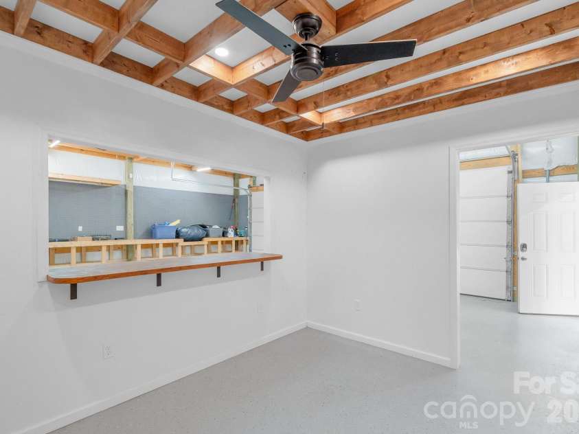 207 Park Drive, Kershaw, SC 29067.  MLS# CAR4406292, YatesRealty ID 39386. 