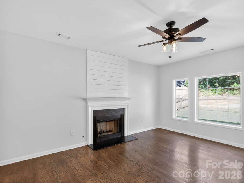 502 Drayton Hall Boulevard, Duncan, SC 29334.  MLS# CAR4406797, YatesRealty ID 39387. 
