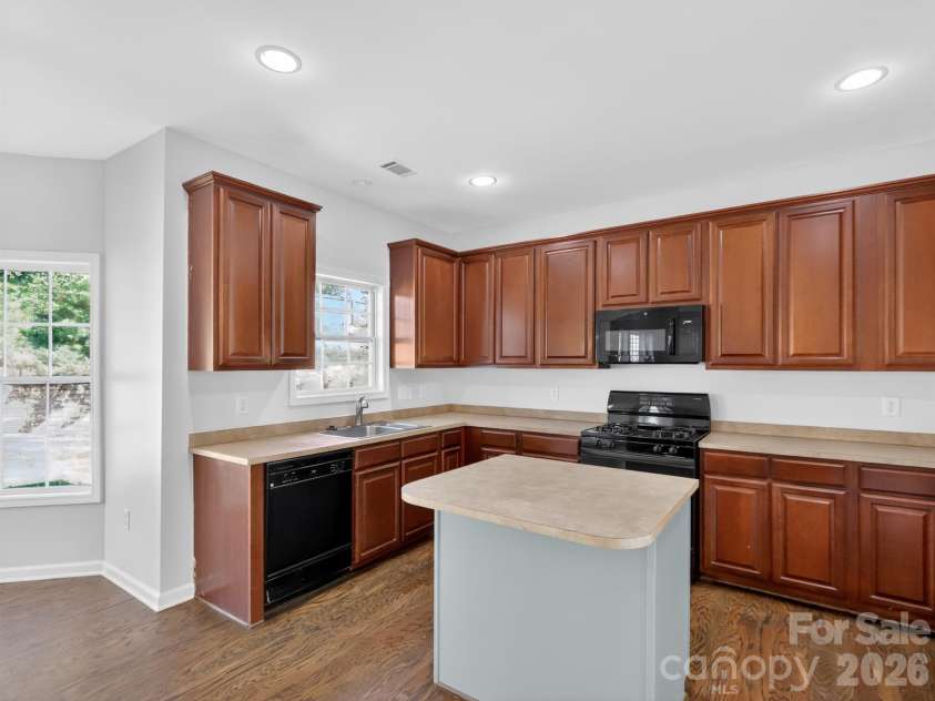 502 Drayton Hall Boulevard, Duncan, SC 29334.  MLS# CAR4406797, YatesRealty ID 39387. 
