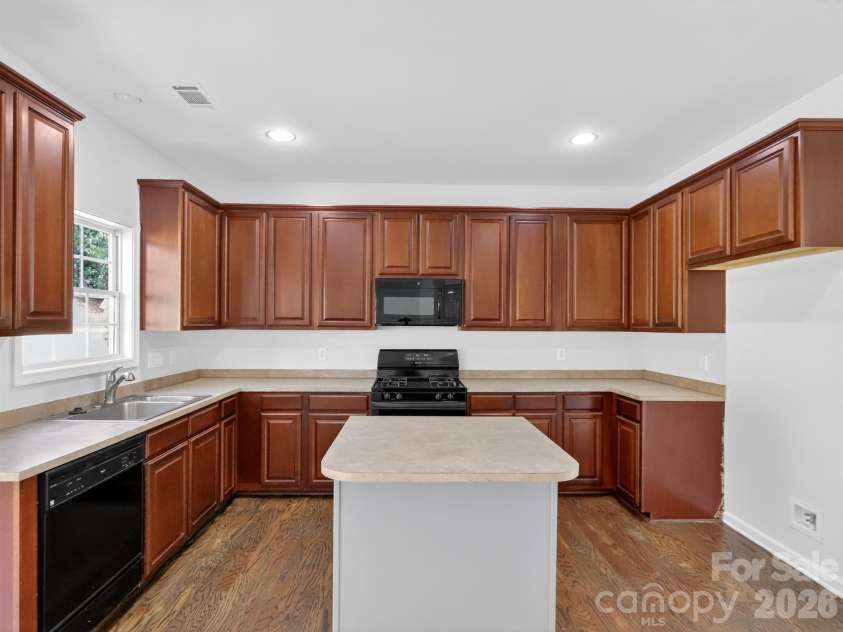 502 Drayton Hall Boulevard, Duncan, SC 29334.  MLS# CAR4406797, YatesRealty ID 39387. 