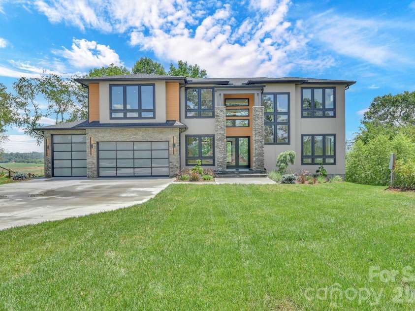 227 Pisgah Ridge Trail, Mills River, NC 28759.  MLS# CAR4397121, YatesRealty ID 39388. 
