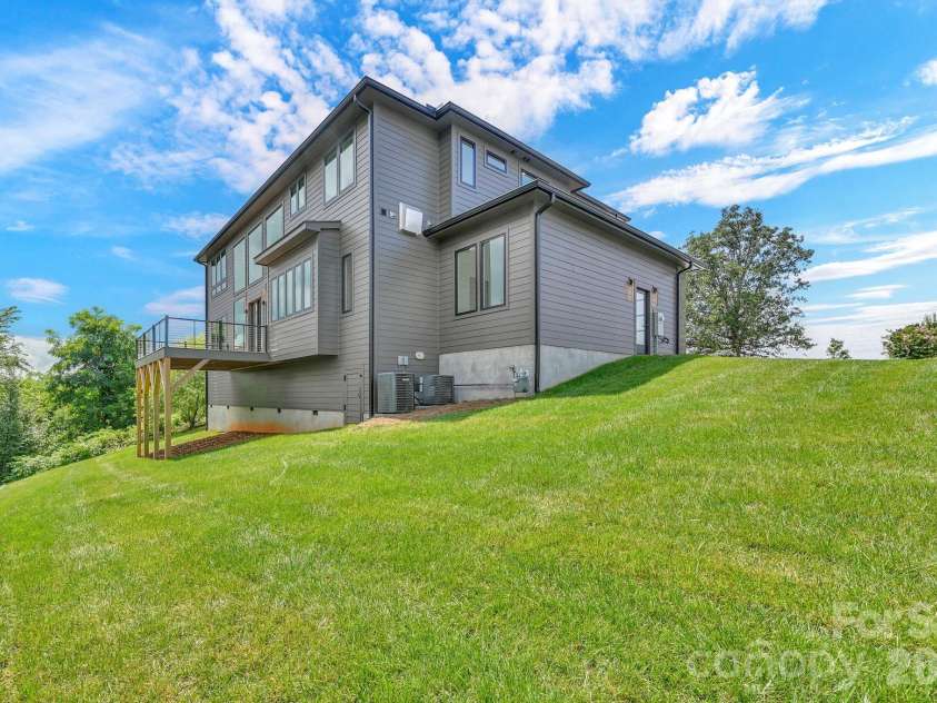 227 Pisgah Ridge Trail, Mills River, NC 28759.  MLS# CAR4397121, YatesRealty ID 39388. 