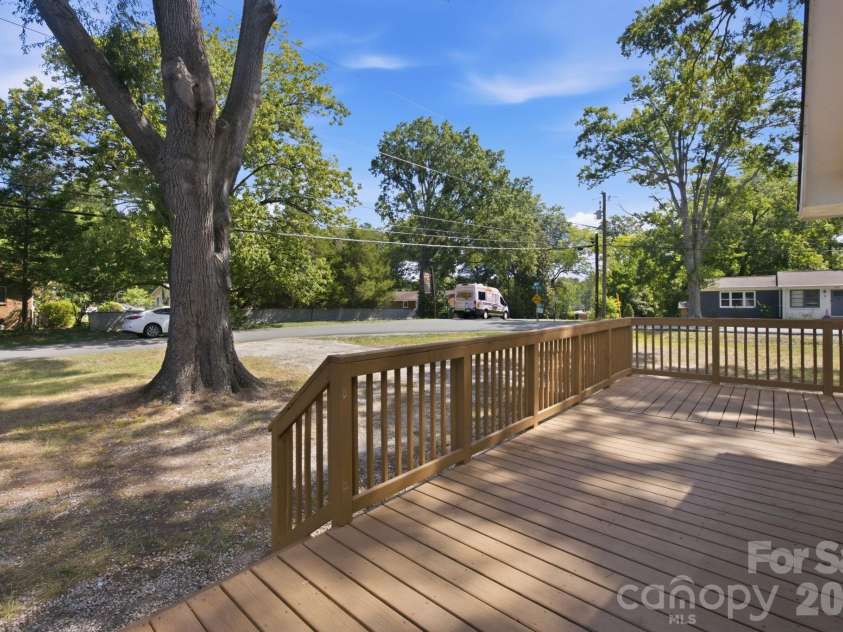 400 Olin Drive, Waxhaw, NC 28173.  MLS# CAR4406801, YatesRealty ID 39389. 
