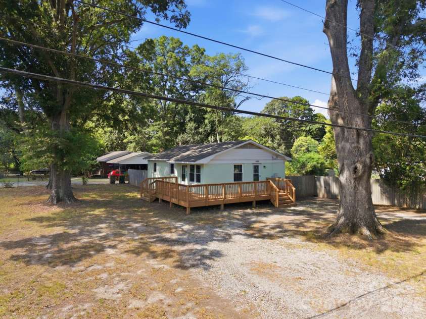 400 Olin Drive, Waxhaw, NC 28173.  MLS# CAR4406801, YatesRealty ID 39389. 