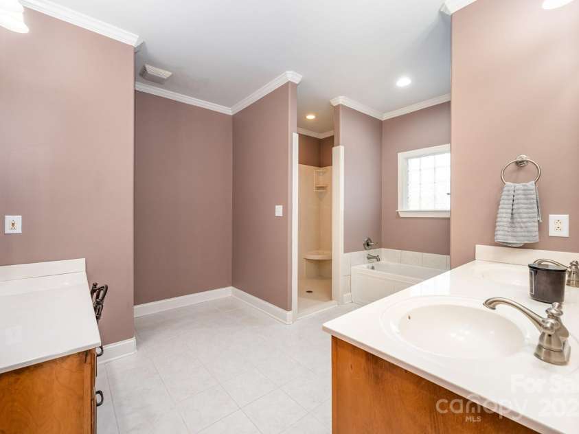 182 Canal Drive, Statesville, NC 28677.  MLS# CAR4318839, YatesRealty ID 3939. 