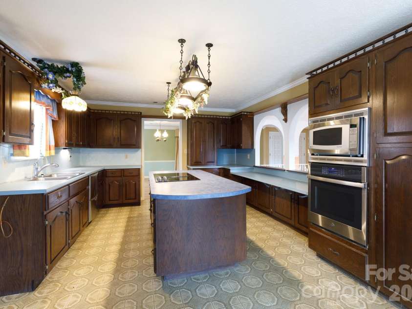 2025 Creekwood Drive, York, SC 29745.  MLS# CAR4350512, YatesRealty ID 3939. 