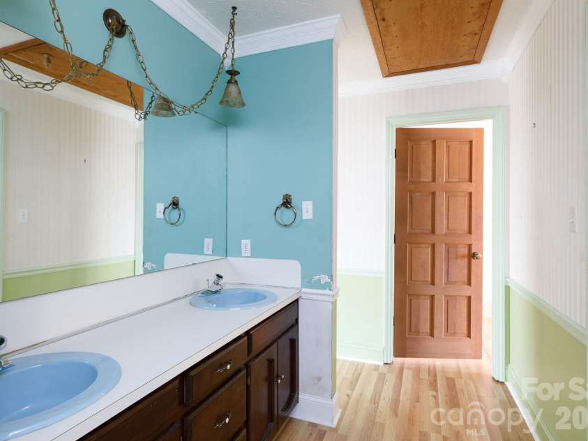 2025 Creekwood Drive, York, SC 29745.  MLS# CAR4350512, YatesRealty ID 3939. 