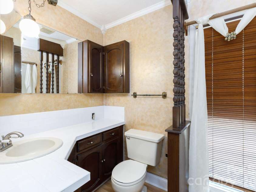 2025 Creekwood Drive, York, SC 29745.  MLS# CAR4350512, YatesRealty ID 3939. 