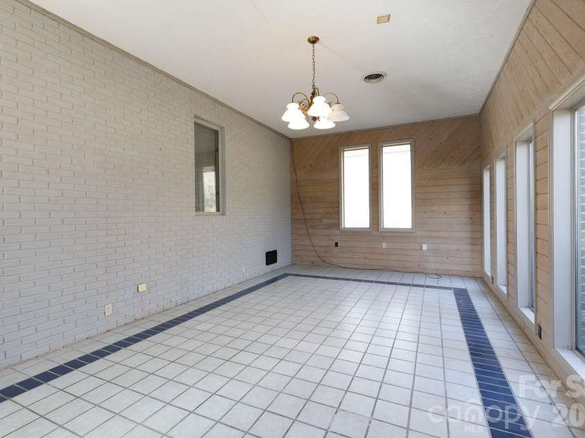 2025 Creekwood Drive, York, SC 29745.  MLS# CAR4350512, YatesRealty ID 3939. 