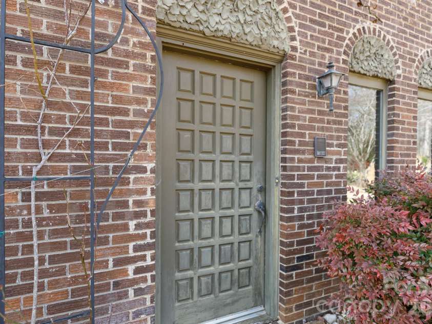 2025 Creekwood Drive, York, SC 29745.  MLS# CAR4350512, YatesRealty ID 3939. 