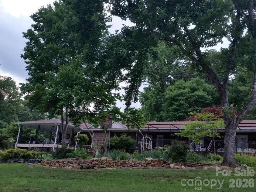 2025 Creekwood Drive, York, SC 29745.  MLS# CAR4350512, YatesRealty ID 3939. 