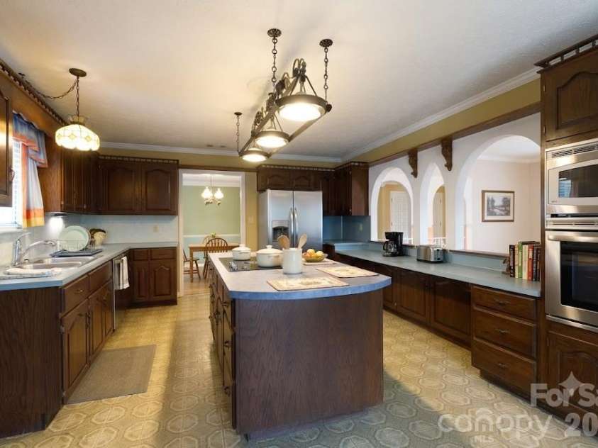 2025 Creekwood Drive, York, SC 29745.  MLS# CAR4350512, YatesRealty ID 3939. 