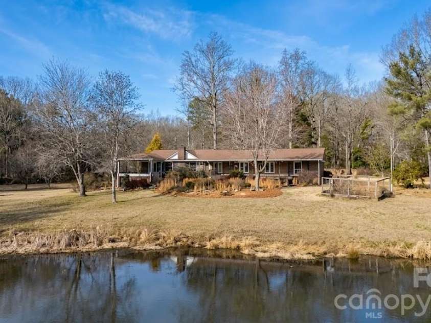 2025 Creekwood Drive, York, SC 29745.  MLS# CAR4350512, YatesRealty ID 3939. 