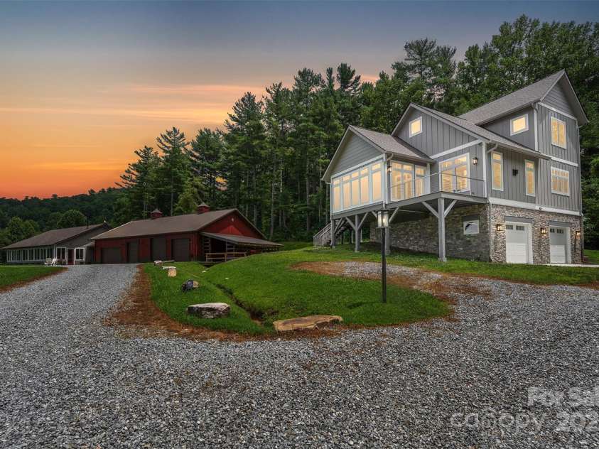 326 Golden Valley Drive, Hendersonville, NC 28792.  MLS# CAR4285280, YatesRealty ID 3939. 