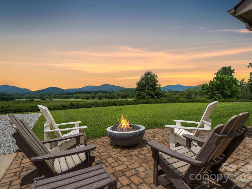 326 Golden Valley Drive, Hendersonville, NC 28792.  MLS# CAR4285280, YatesRealty ID 3939. 