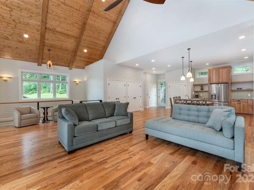 326 Golden Valley Drive, Hendersonville, NC 28792.  MLS# CAR4285280, YatesRealty ID 3939. 