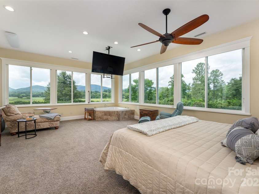 326 Golden Valley Drive, Hendersonville, NC 28792.  MLS# CAR4285280, YatesRealty ID 3939. 