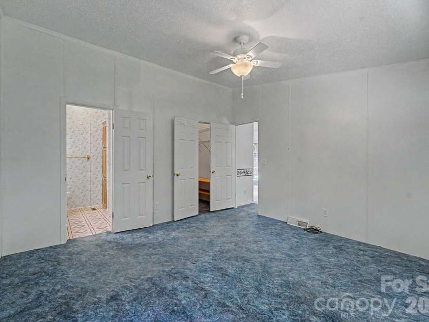 394 Anderson Creek Road, Robbinsville, NC 28771.  MLS# CAR4406792, YatesRealty ID 39390. 
