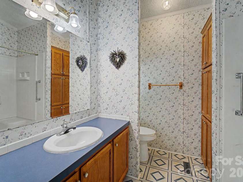 394 Anderson Creek Road, Robbinsville, NC 28771.  MLS# CAR4406792, YatesRealty ID 39390. 