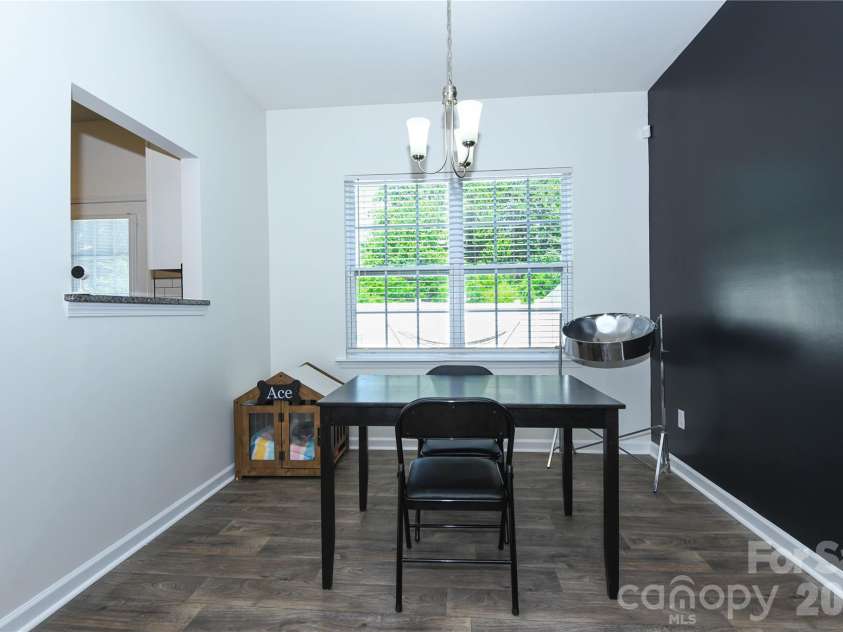 6005 Guildford Hill Lane, Charlotte, NC 28215.  MLS# CAR4406775, YatesRealty ID 39392. 