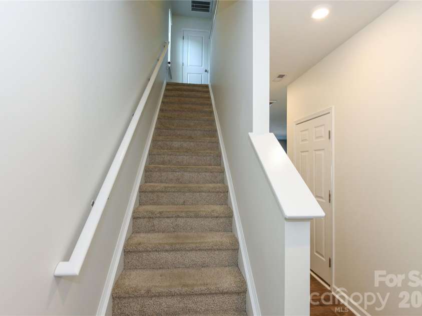 6005 Guildford Hill Lane, Charlotte, NC 28215.  MLS# CAR4406775, YatesRealty ID 39392. 