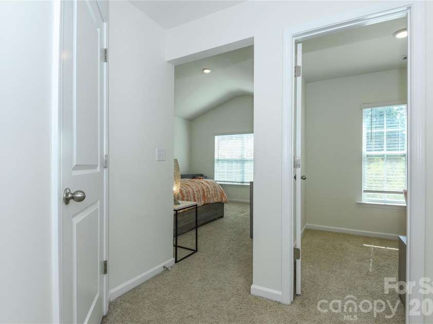 6005 Guildford Hill Lane, Charlotte, NC 28215.  MLS# CAR4406775, YatesRealty ID 39392. 