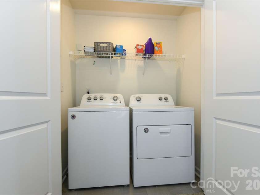6005 Guildford Hill Lane, Charlotte, NC 28215.  MLS# CAR4406775, YatesRealty ID 39392. 