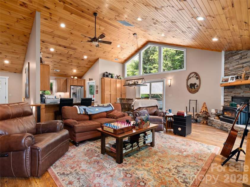 39 Maplewood Drive, Maggie Valley, NC 28751.  MLS# CAR4406805, YatesRealty ID 39396. 