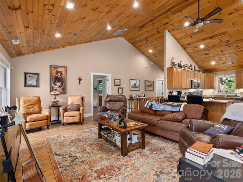 39 Maplewood Drive, Maggie Valley, NC 28751.  MLS# CAR4406805, YatesRealty ID 39396. 