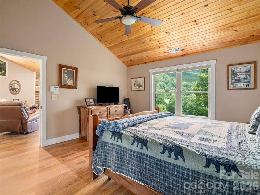 39 Maplewood Drive, Maggie Valley, NC 28751.  MLS# CAR4406805, YatesRealty ID 39396. 