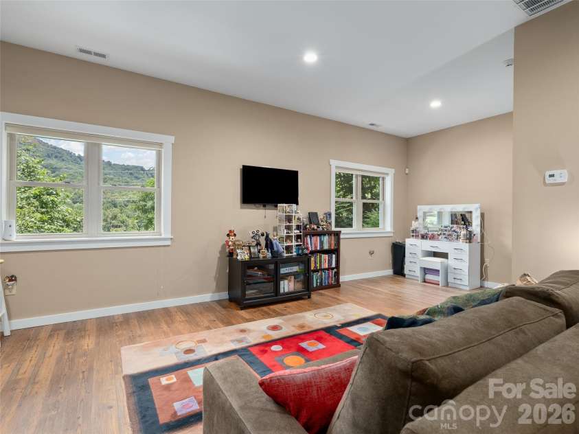 39 Maplewood Drive, Maggie Valley, NC 28751.  MLS# CAR4406805, YatesRealty ID 39396. 