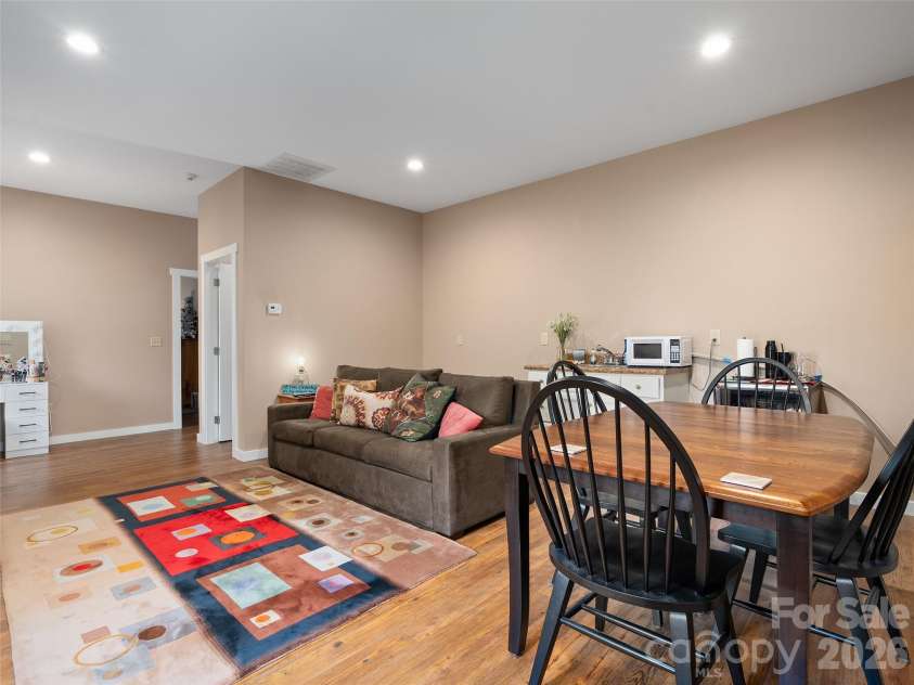 39 Maplewood Drive, Maggie Valley, NC 28751.  MLS# CAR4406805, YatesRealty ID 39396. 