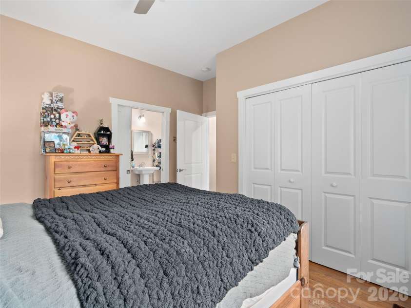 39 Maplewood Drive, Maggie Valley, NC 28751.  MLS# CAR4406805, YatesRealty ID 39396. 