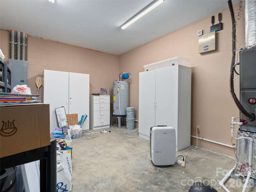 39 Maplewood Drive, Maggie Valley, NC 28751.  MLS# CAR4406805, YatesRealty ID 39396. 