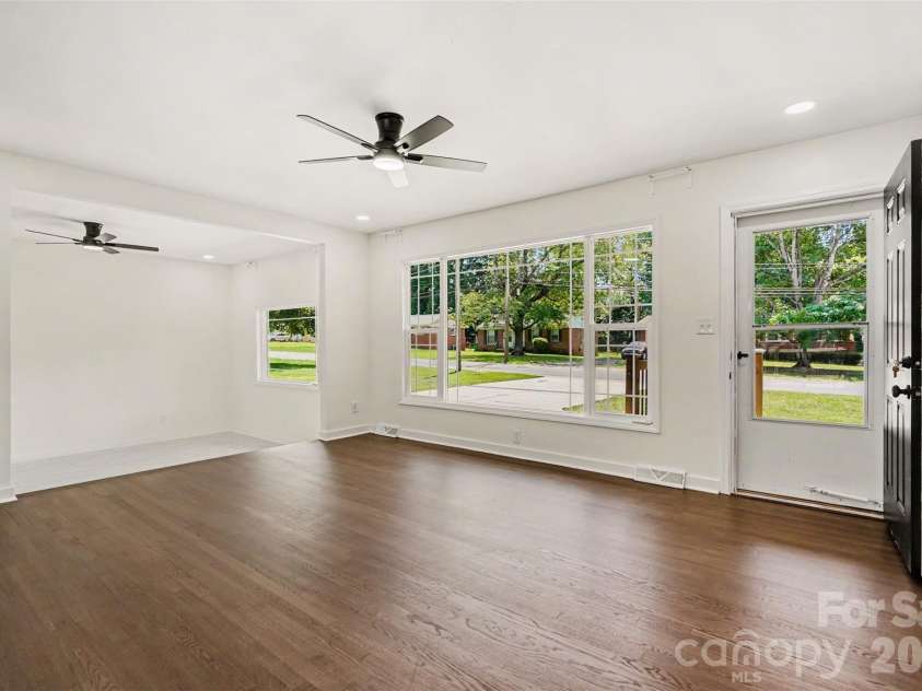 4219 Tipperary Place, Charlotte, NC 28215.  MLS# CAR4405934, YatesRealty ID 39398. 