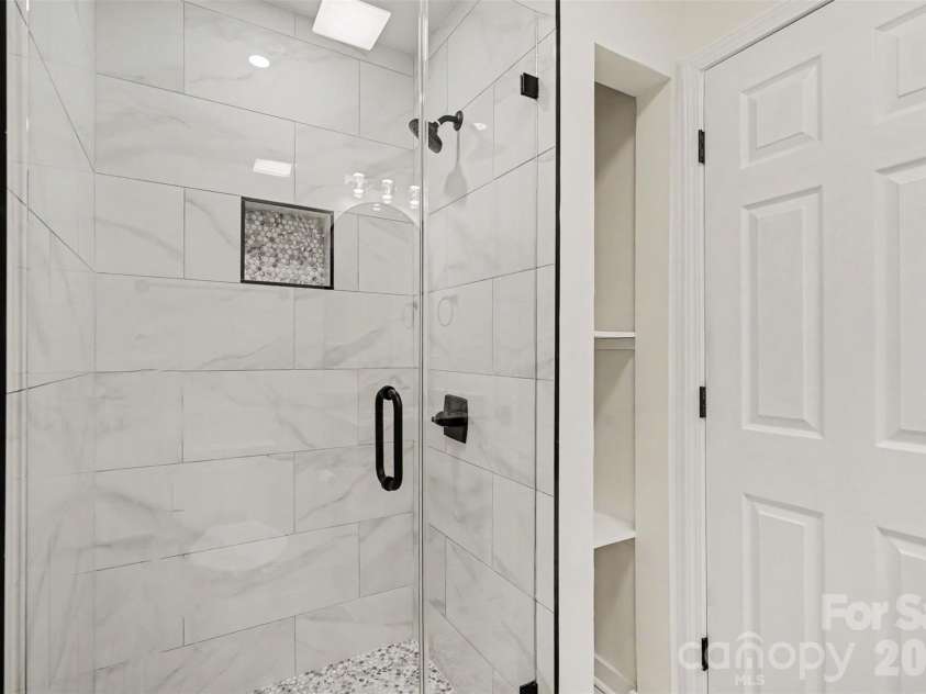 4219 Tipperary Place, Charlotte, NC 28215.  MLS# CAR4405934, YatesRealty ID 39398. 