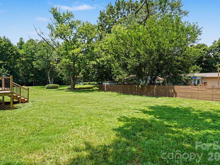 4219 Tipperary Place, Charlotte, NC 28215.  MLS# CAR4405934, YatesRealty ID 39398. 