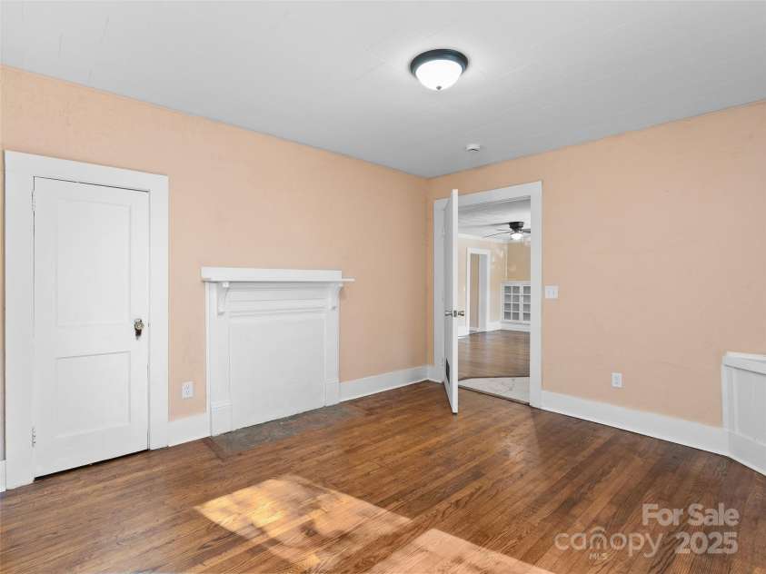 290 Killian Street, Waynesville, NC 28786.  MLS# CAR4181896, YatesRealty ID 394. 