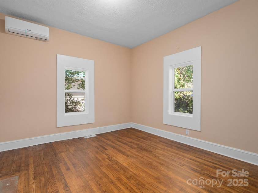 290 Killian Street, Waynesville, NC 28786.  MLS# CAR4181896, YatesRealty ID 394. 