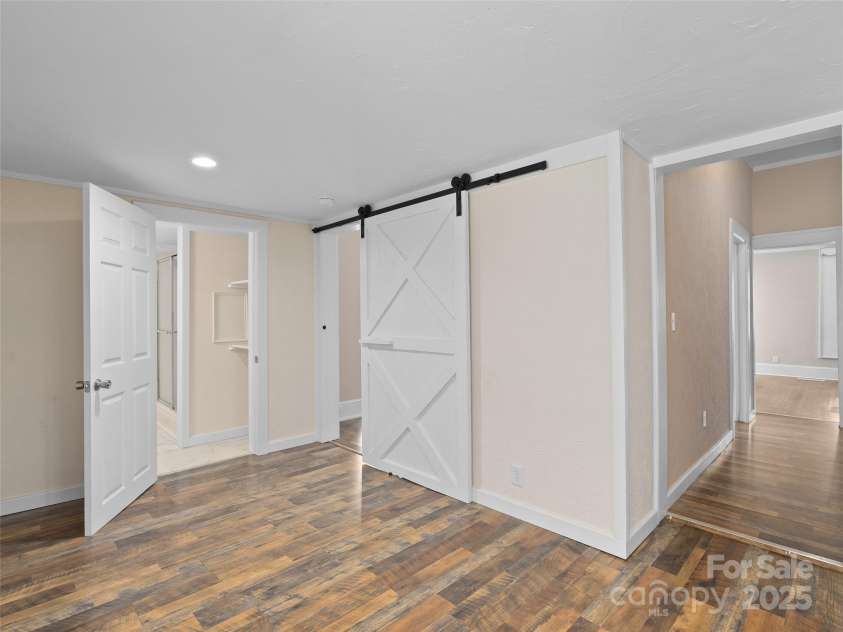 290 Killian Street, Waynesville, NC 28786.  MLS# CAR4181896, YatesRealty ID 394. 