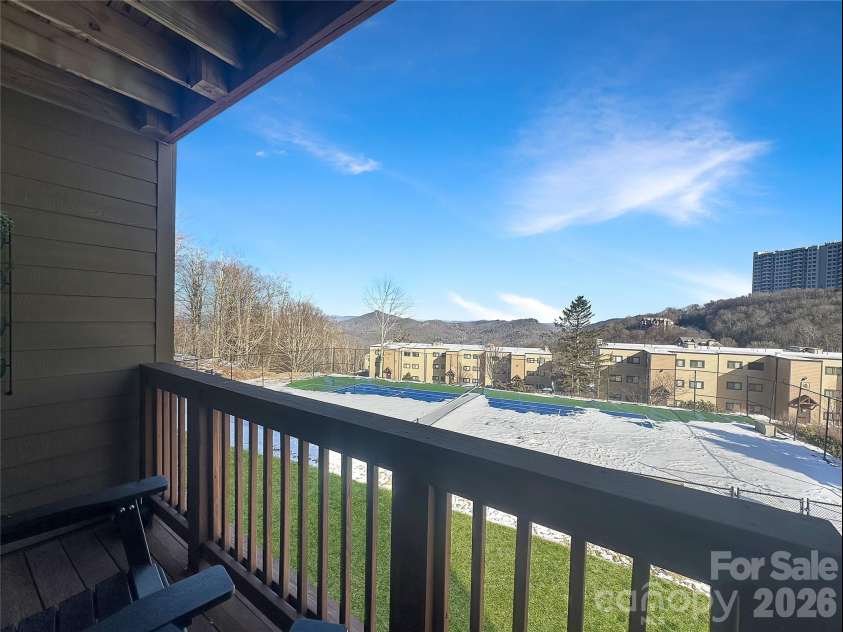 101 Sugar Ski Drive, Sugar Mountain, NC 28604.  MLS# CAR4340782, YatesRealty ID 3940. 