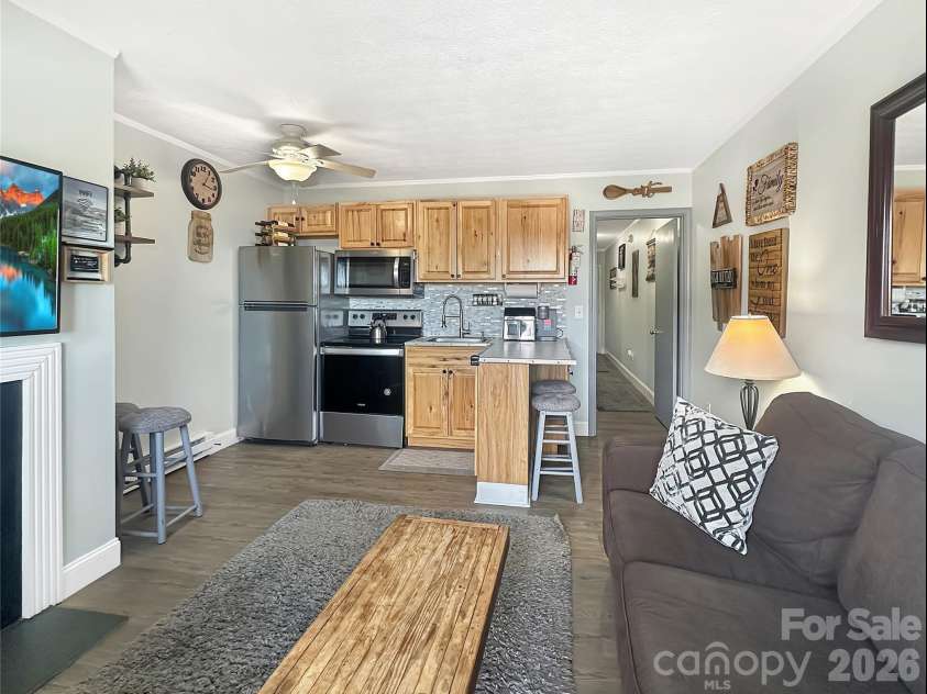 101 Sugar Ski Drive, Sugar Mountain, NC 28604.  MLS# CAR4340782, YatesRealty ID 3940. 