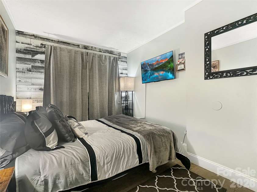 101 Sugar Ski Drive, Sugar Mountain, NC 28604.  MLS# CAR4340782, YatesRealty ID 3940. 