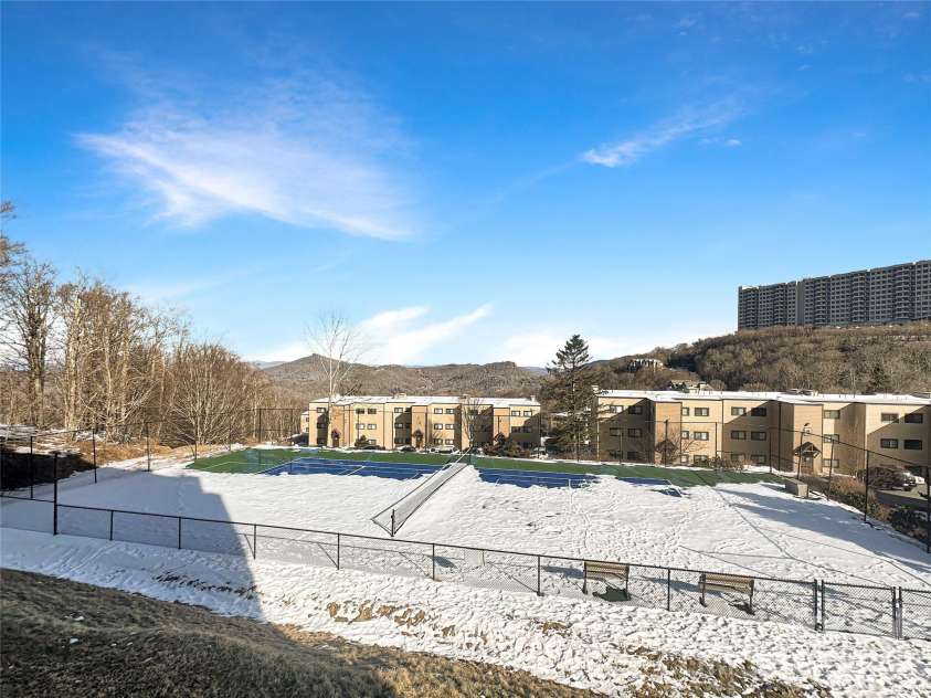 101 Sugar Ski Drive, Sugar Mountain, NC 28604.  MLS# CAR4340782, YatesRealty ID 3940. 