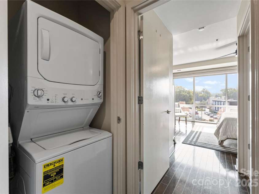 1133 Metropolitan Avenue, Charlotte, NC 28204.  MLS# CAR4300785, YatesRealty ID 3940. Laundry Closet