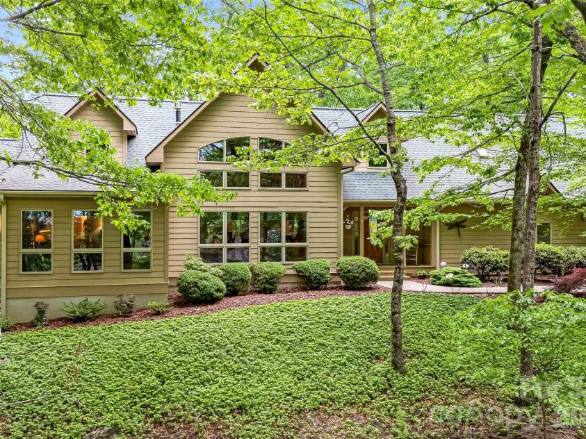 5584 Spring Road, Hendersonville, NC 28739.  MLS# CAR4350569, YatesRealty ID 3940. 